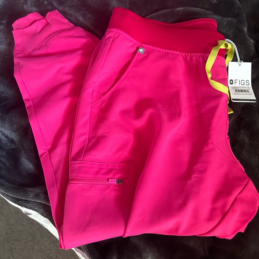 Figs shocking pink Zamora jogger